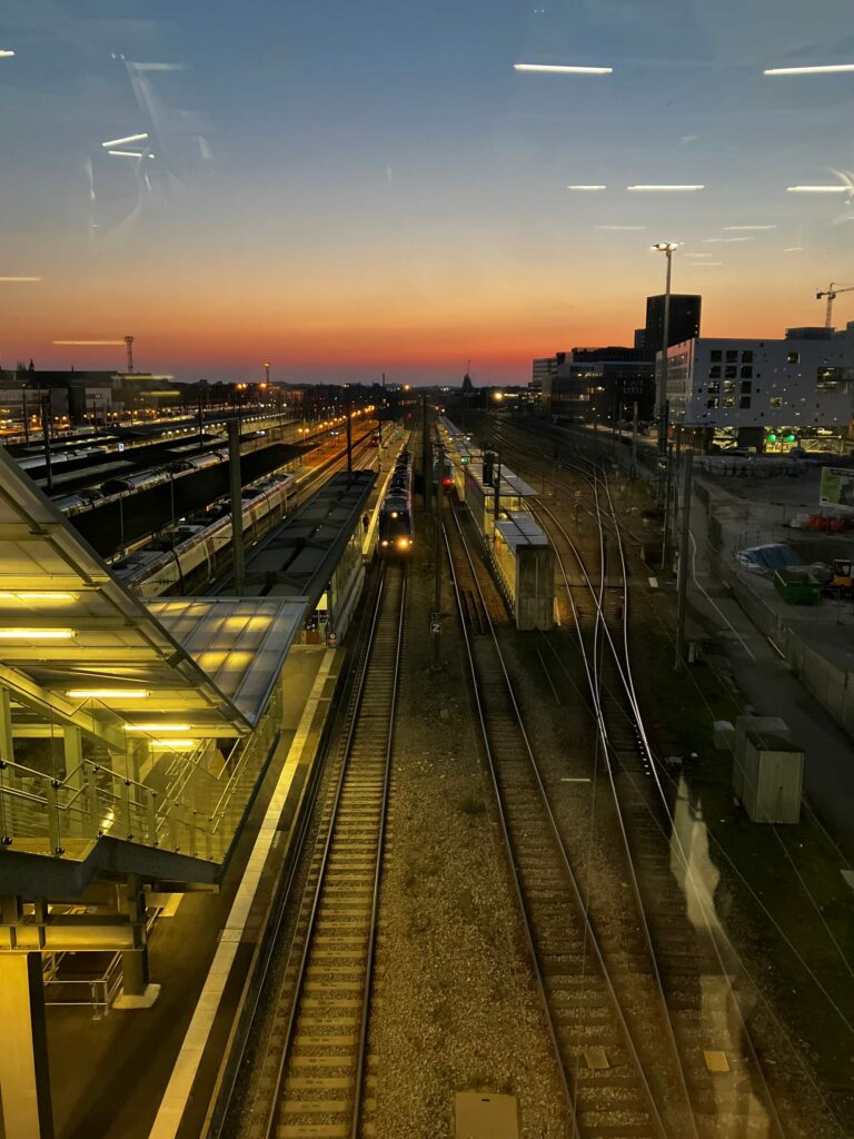 2022 - Train